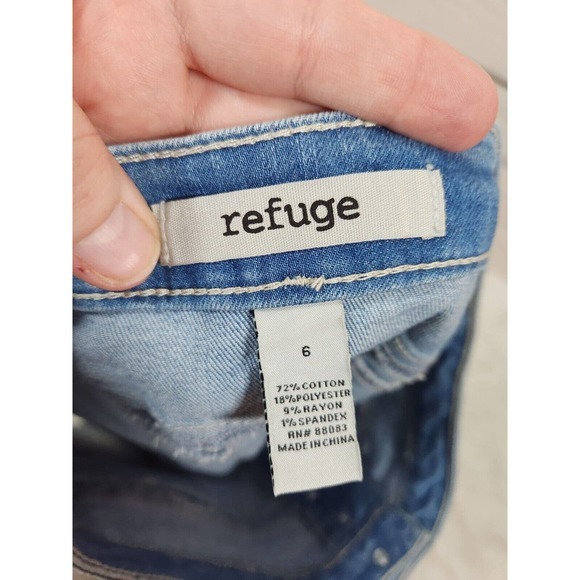 Refuge Women's Blue Denim Hi Rise Cut Off Shorts Size 6 - Picture 3 of 6